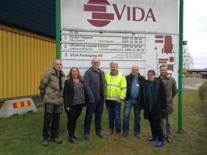 bild på de som var med vid företagsbesöket hos Vida